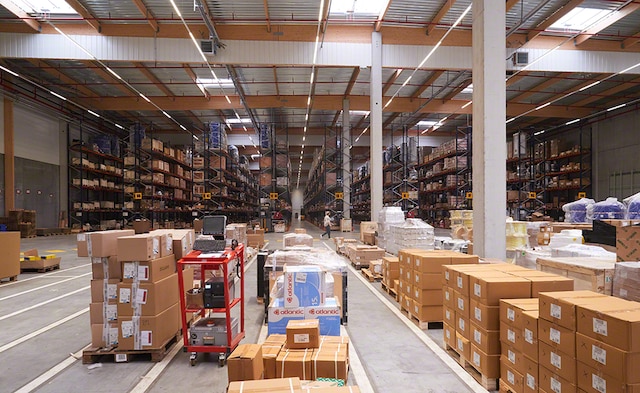 El almacén de componentes industriales de Sofinther en Francia