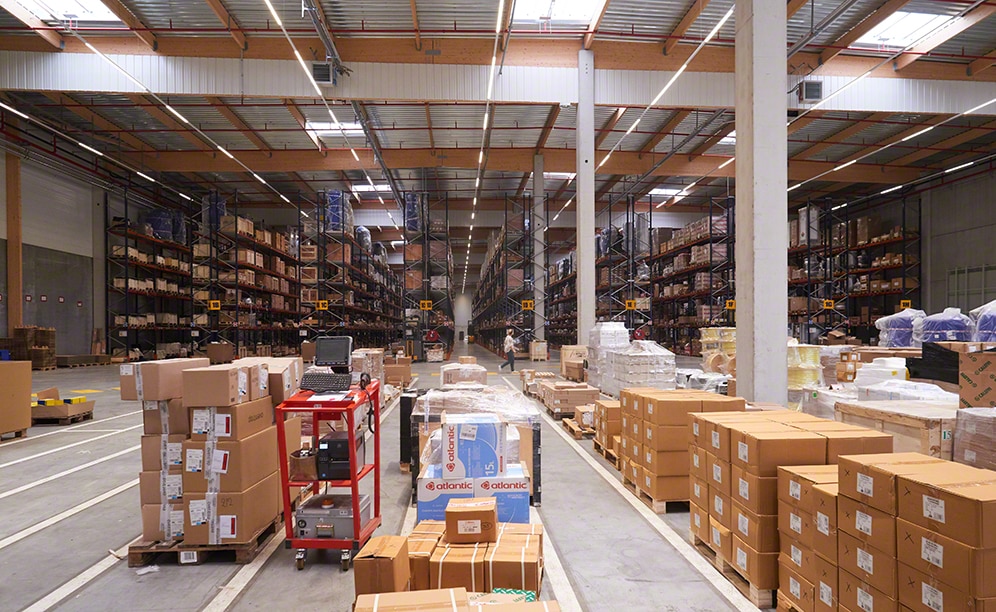 El almacén de componentes industriales de Sofinther en Francia