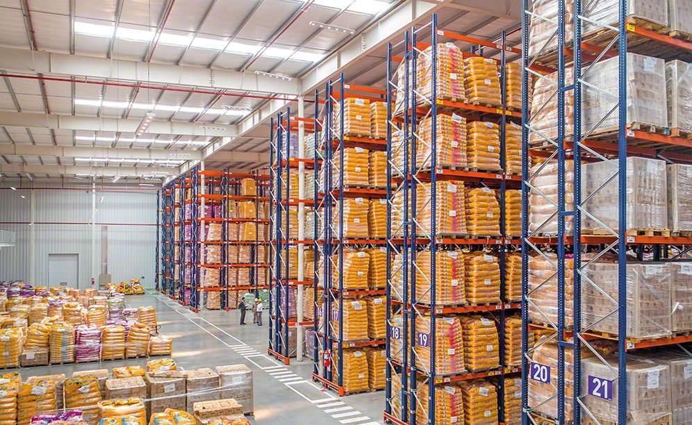 Dos almacenes de gran capacidad para el operador logístico Qbox Dos almacenes de gran capacidad para el operador logístico Qbox
