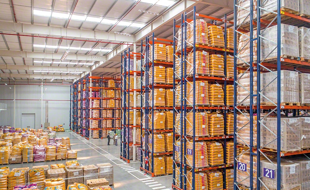 Mecalux ha suministrado racks selectivos en los dos nuevos almacenes que Qbox ha construido en su centro logístico de Argentina