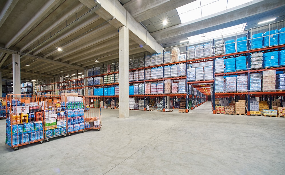 El almacén de la compañía italiana Centro 3A SPA, equipado con estanterías de paletización convencional de Mecalux, tiene capacidad para 7.826 tarimas