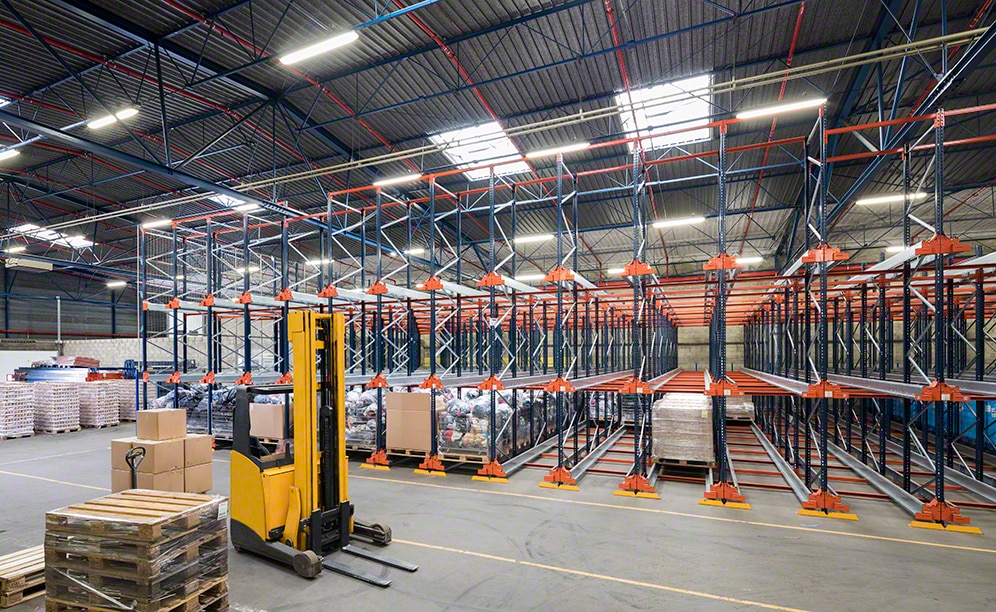 Les estanterías de Croix Rouge pueden almacenar hasta 2.322 tarimas Les estanterías de Croix Rouge pueden almacenar hasta 2.322 tarimas