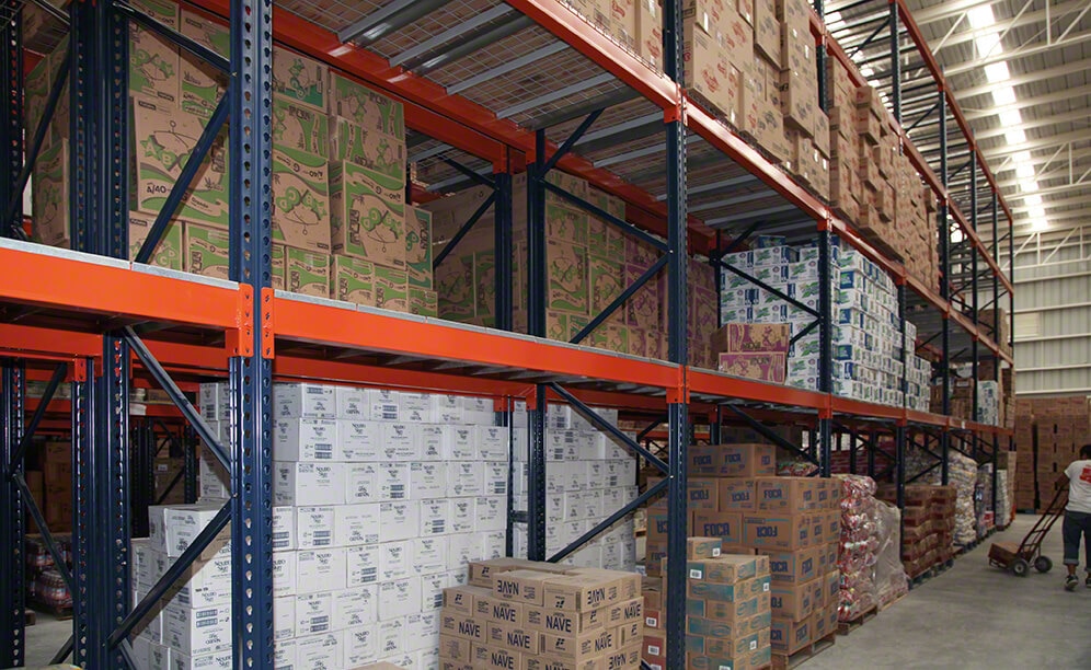 Almacén con racks sismorresistentes para Abarrotes La Y Griega en México Almacén con racks sismorresistentes para Abarrotes La Y Griega en México