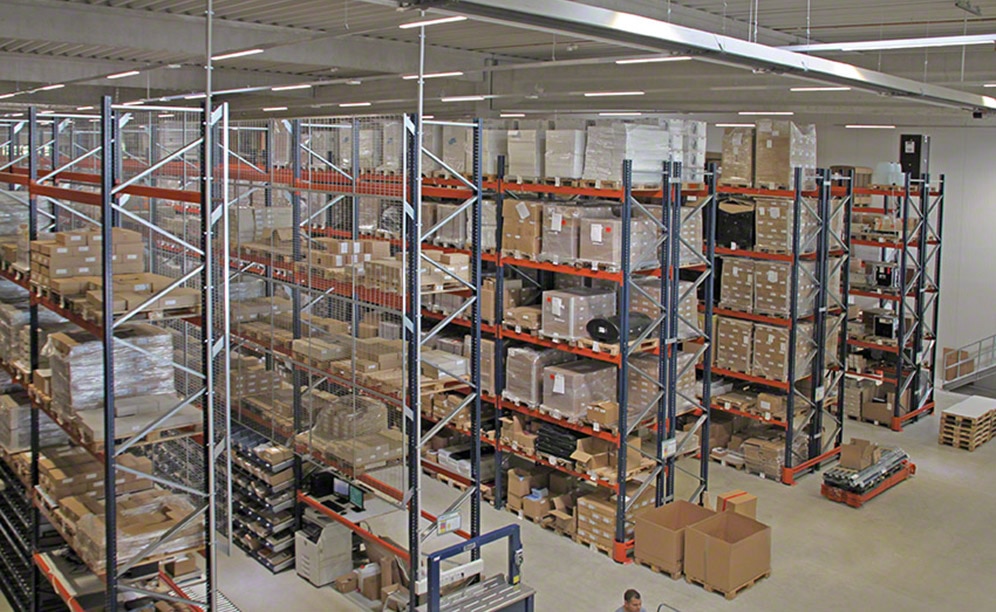 Mecalux ha equipado el almacén de Company 4 con racks selectivos que aportan una capacidad de almacenaje de 2.253 tarimas