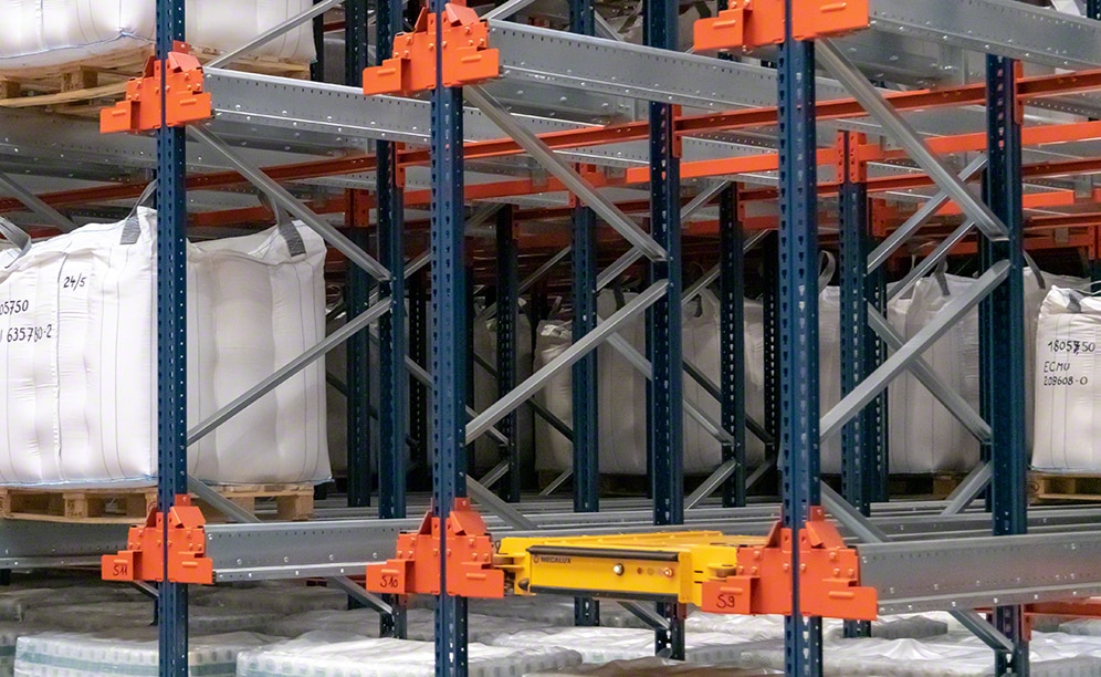 Pallet Shuttle semiautomático en el almacén de Zuidnatie en Bélgica Pallet Shuttle semiautomático en el almacén de Zuidnatie en Bélgica