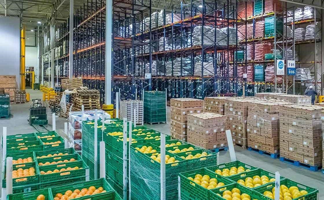 Almacén de fruta fresca, para cuya correcta conservación es preciso evitar romper la cadena de frío.