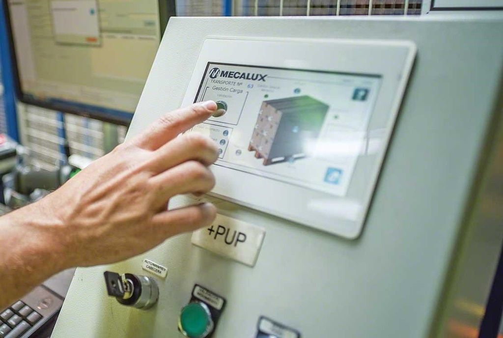 El sistema de gestión de almacén asiste en las tareas asociadas a la recepción de mercancías El sistema de gestión de almacén asiste en las tareas asociadas a la recepción de mercancías