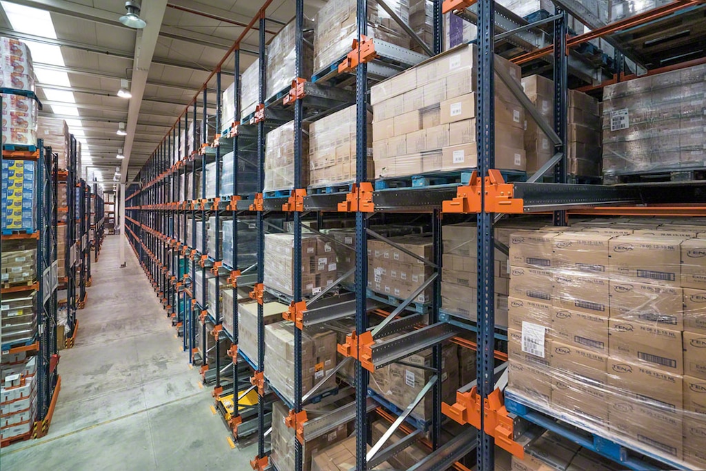 Estanterías compactas para las referencias A en el almacén de Marvimundo Estanterías compactas para las referencias A en el almacén de Marvimundo