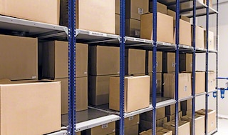 Estanterías de ángulo ranurado Estanterías de ángulo ranurado