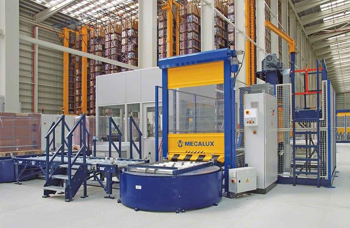 En almacenes automatizados, el puesto de inspección de tarimas se encarga de realizar el control de calidad tras la recepción de mercancías