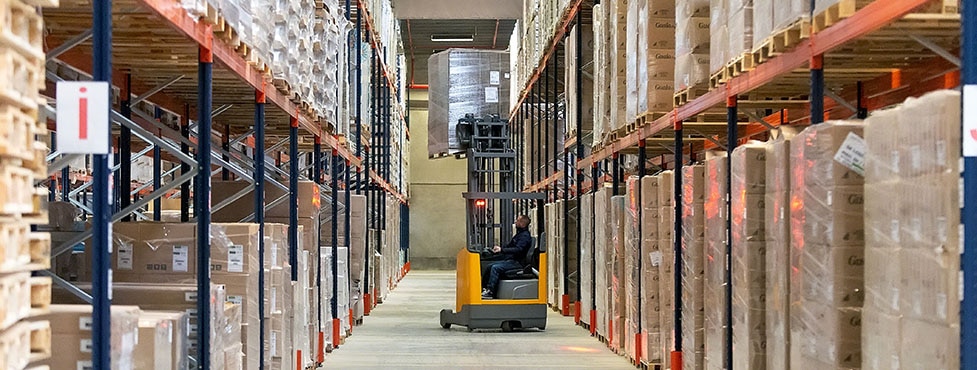 Racks selectivos en el almacén del operador logístico Dometrans en Francia Racks selectivos en el almacén del operador logístico Dometrans en Francia