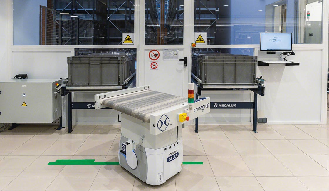 Los robots AGV pueden automatizar la extracción de stock de las estanterías o la distribución de producto para el ‘kitting’