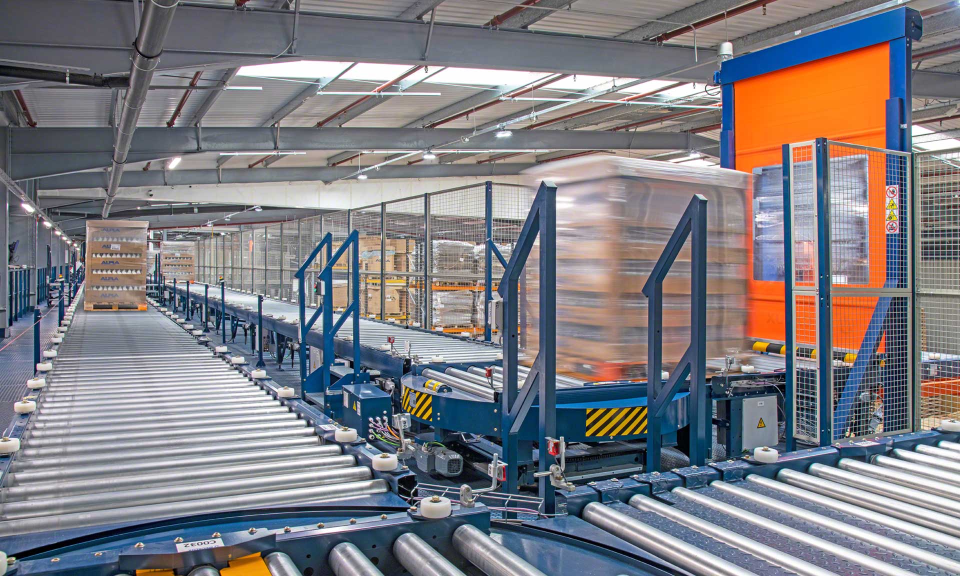 ALPLA instala un sistema de transporte automatizado en su planta de Golborne (Reino Unido)