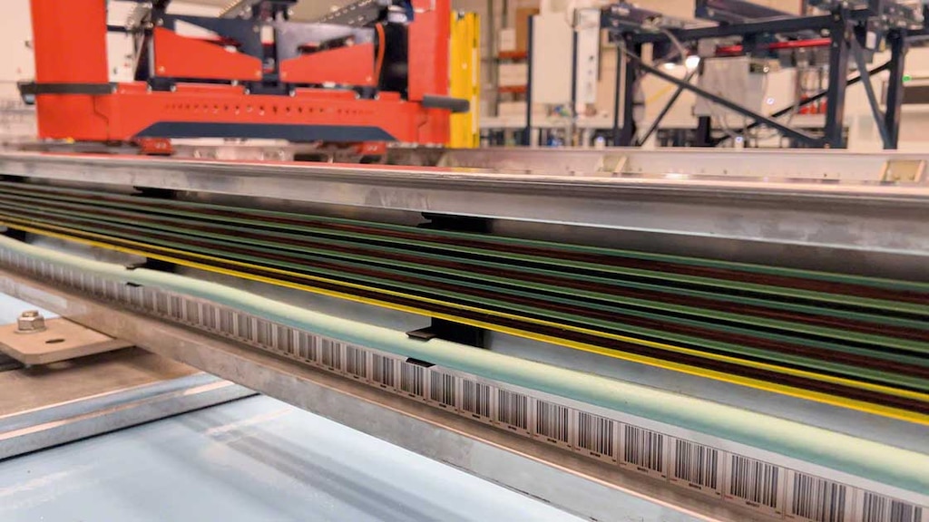 Un código de barras permite a cada carro identificar su posición en el circuito