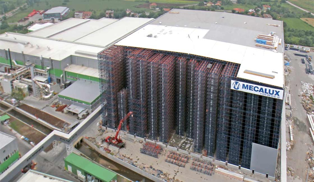 El almacén de Hayat en Izmit (Turquía) es un referente en el aprovechamiento del espacio vertical