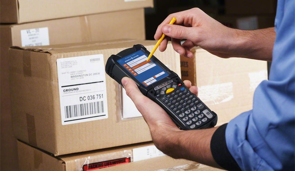 Un WMS permite monitorear el inventario con precisión y facilitar el cálculo del available-to-promise
