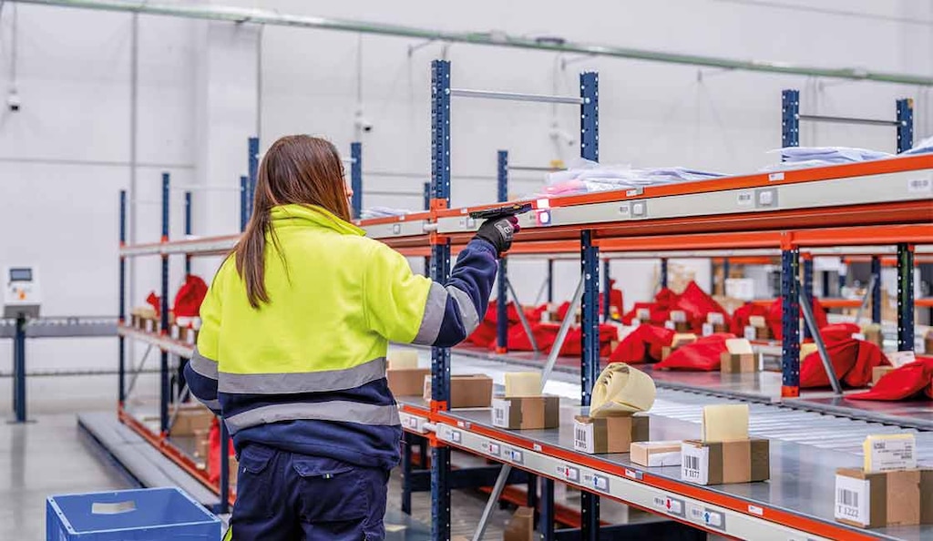 Automatizar el picking incrementa la velocidad, la precisión y la productividad del almacén