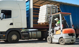'Contract logistics' hace referencia a la externalización de las actividades logísticas