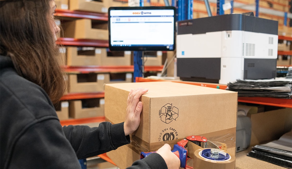 La estrategia omnicanal consiste en crear una experiencia de compra y recepción de mercancía coherente y fluida