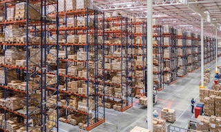 Los racks son estructuras diseñadas para el almacenamiento de tarimas