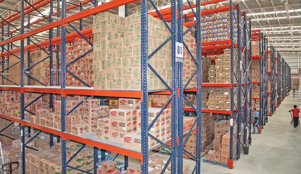Pallet racks house the perishable goods of Abarrotes La Y Griega in Mexico