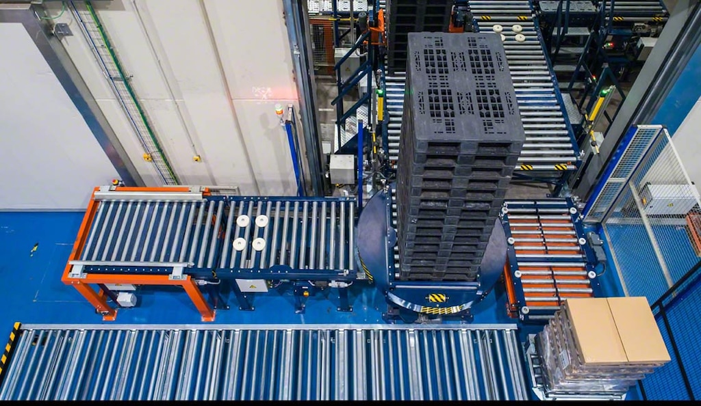 El plástico también puede convertirse en nuevas tarimas, creando una alternativa ecológica