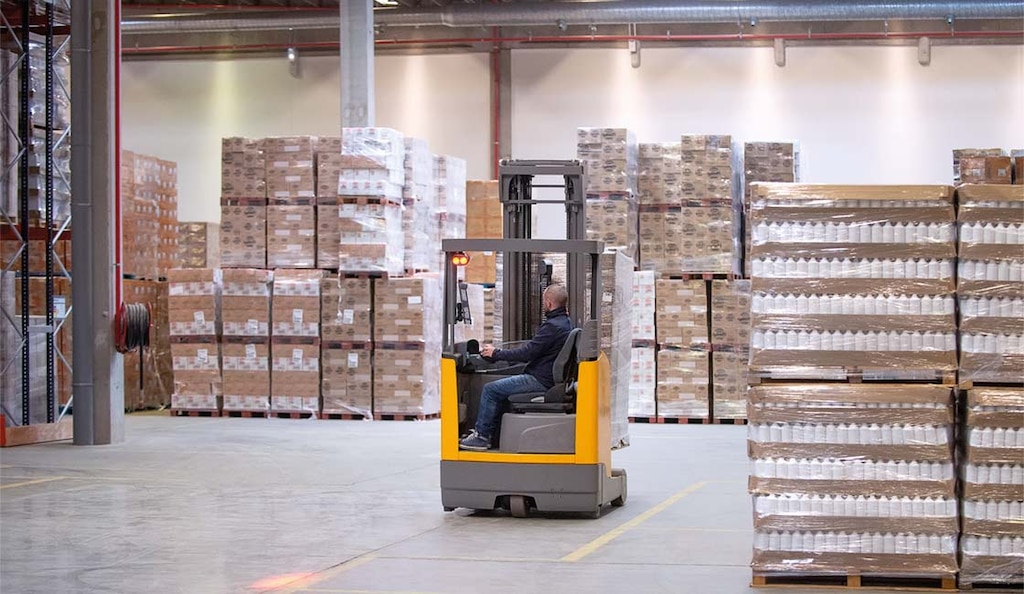 Una gestión adecuada de la seguridad en montacargas protege la instalación logística