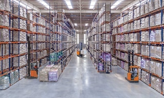 La seguridad de los montacargas es esencial para el correcto funcionamiento de las operaciones de un almacén