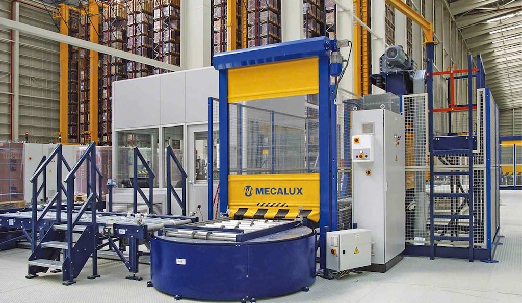 En los puestos de inspección de entrada en almacenes automatizados se verifican las condiciones de las tarimas esclavas