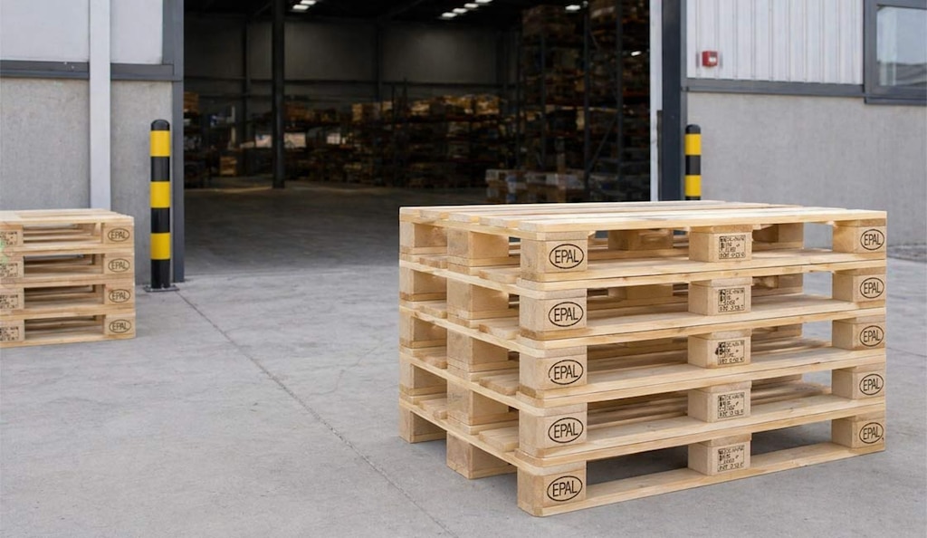 Los grados de tarimas recicladas clasifican su estado, reparación y calidad estructural