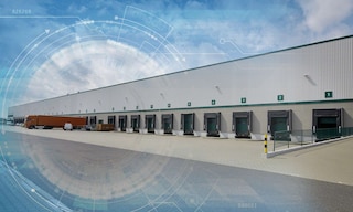 La tecnología aplicada a los andenes de carga de camiones agiliza el proceso de carga y descarga