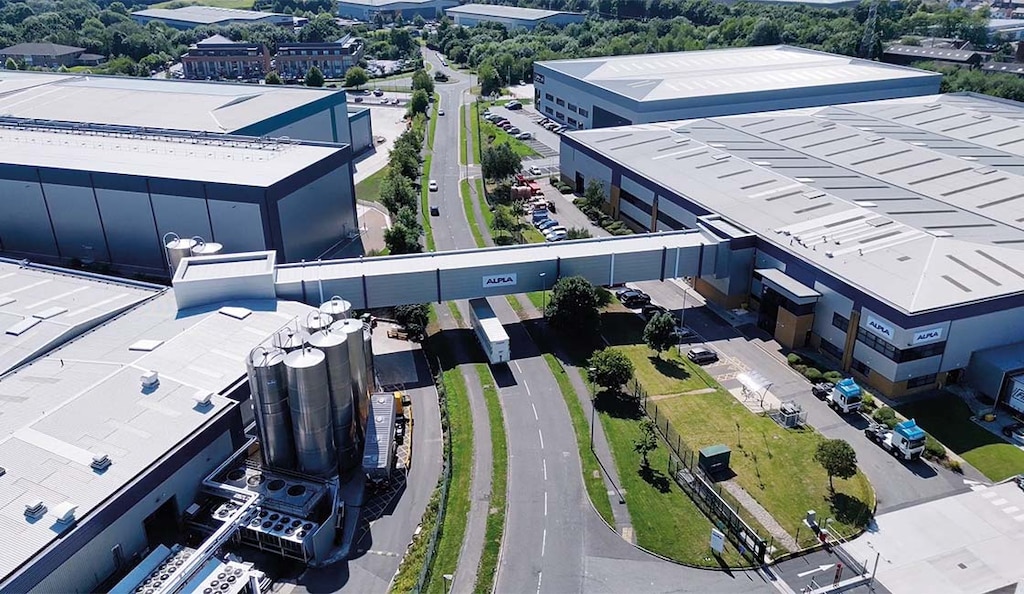 Un almacén central concentra productos provenientes de uno o varios centros de producción