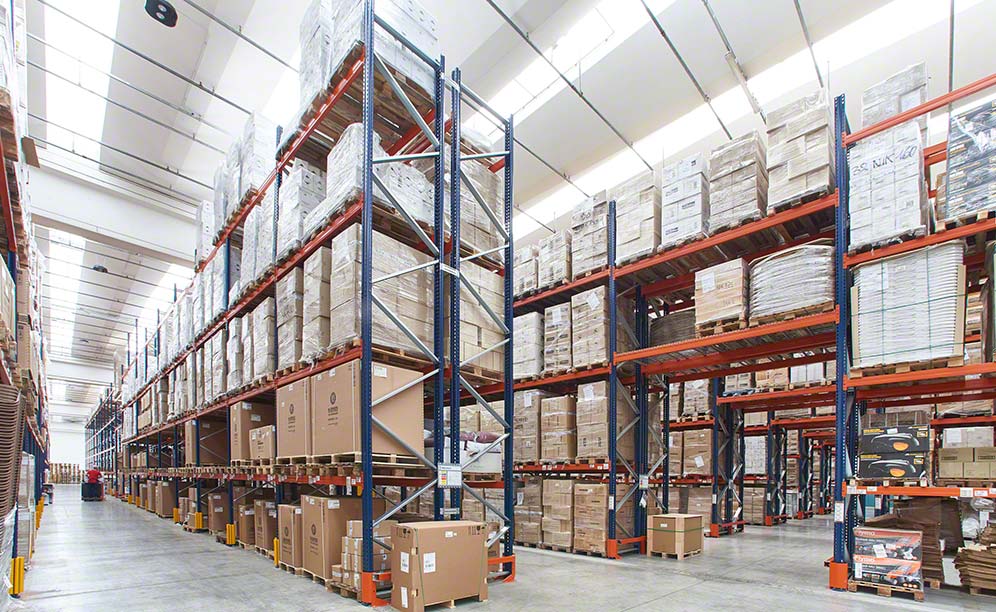 Almacén del operador 3PL Caloni Groupage en Cesano Maderno (Italia)