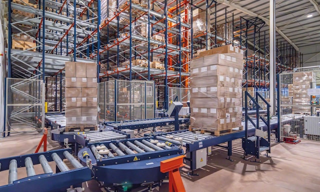 Almacén automatizado en Paços de Ferreira para los artículos médicos de ADA