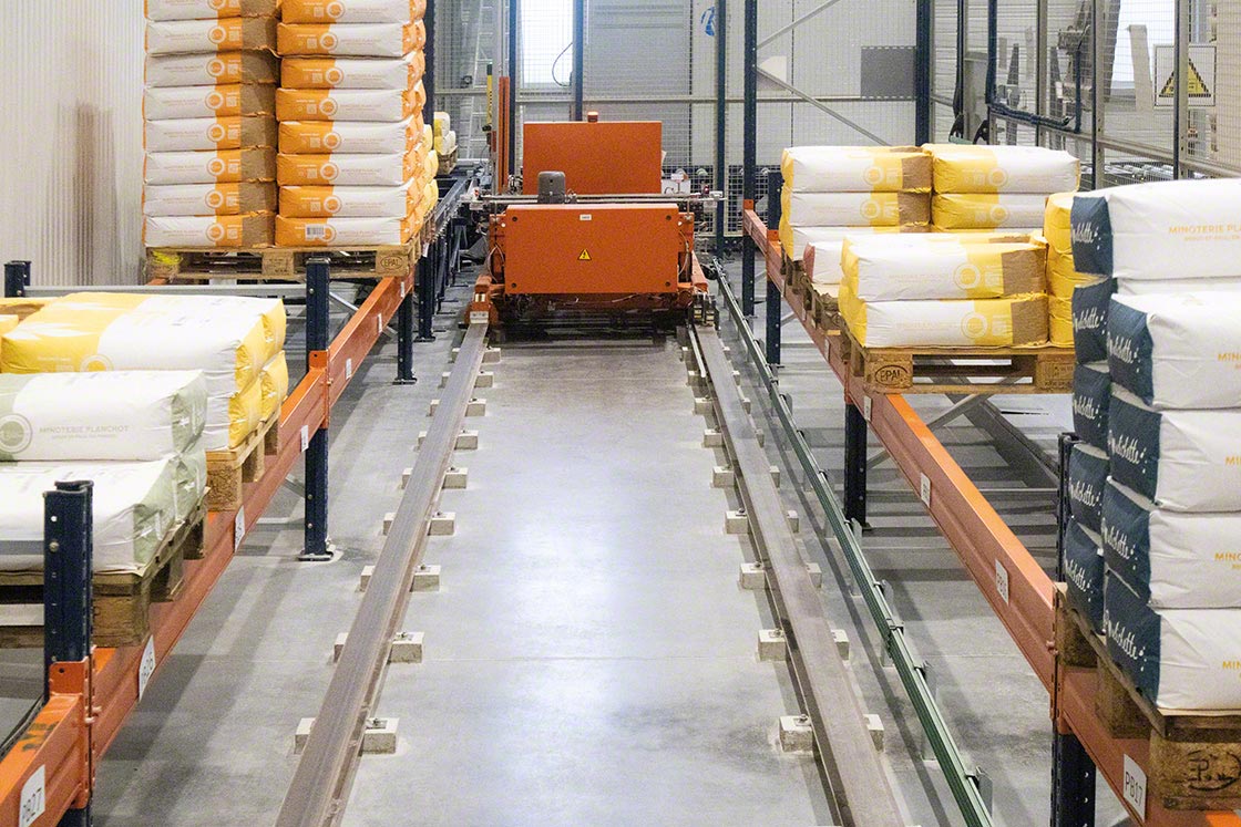 Minoterie Planchot agiliza el transporte de los sacos de harina con transportadores