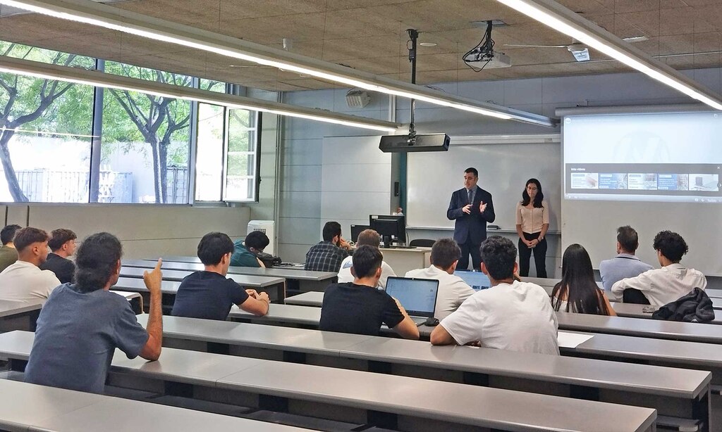 Las clases han acercado los sistemas industriales de almacenamiento a los alumnos