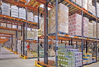 El sistema de racks selectivos es ideal para almacenar muchas referencias variadas