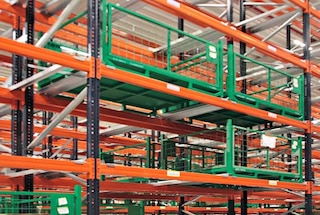 Los racks selectivos se pueden adaptar para el almacenamiento de mercancía no paletizada